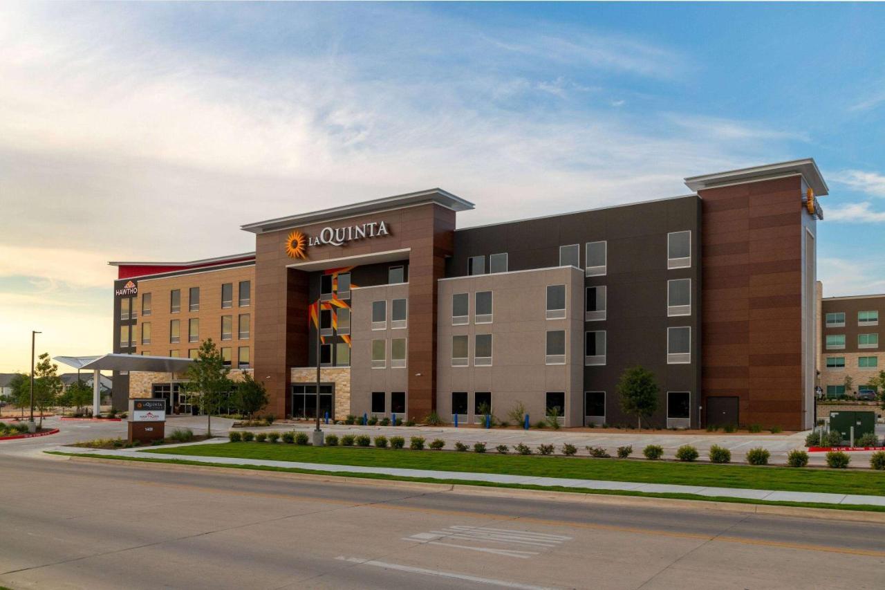 La Quinta Inn & Suites By Wyndham Pflugerville Exterior photo